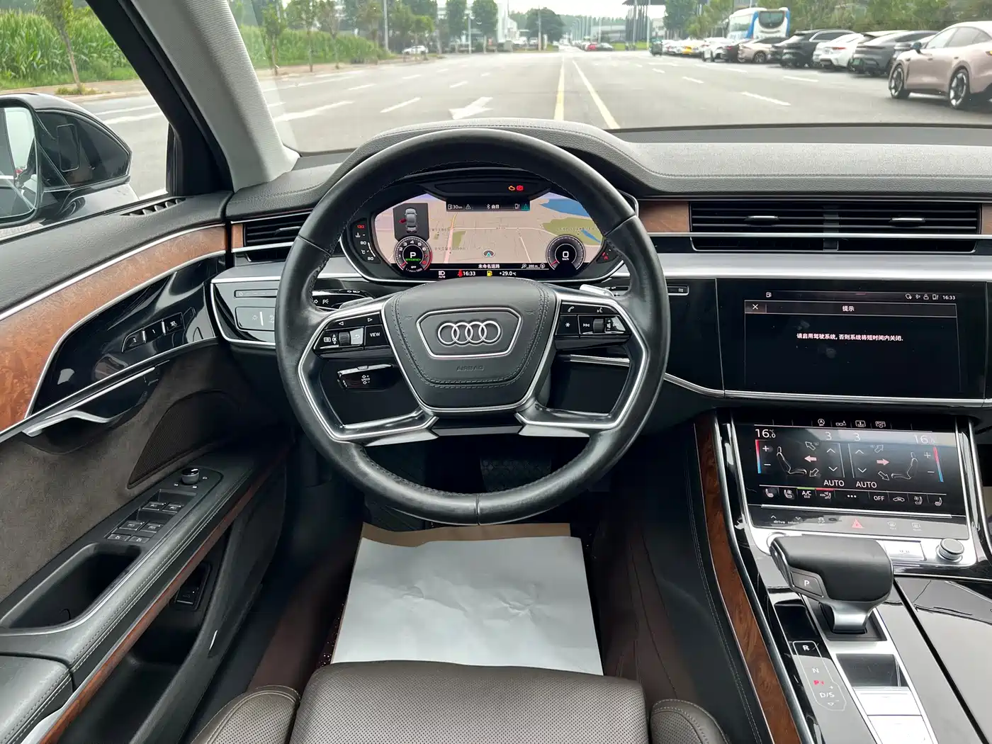 Фото 9 - Audi A8
