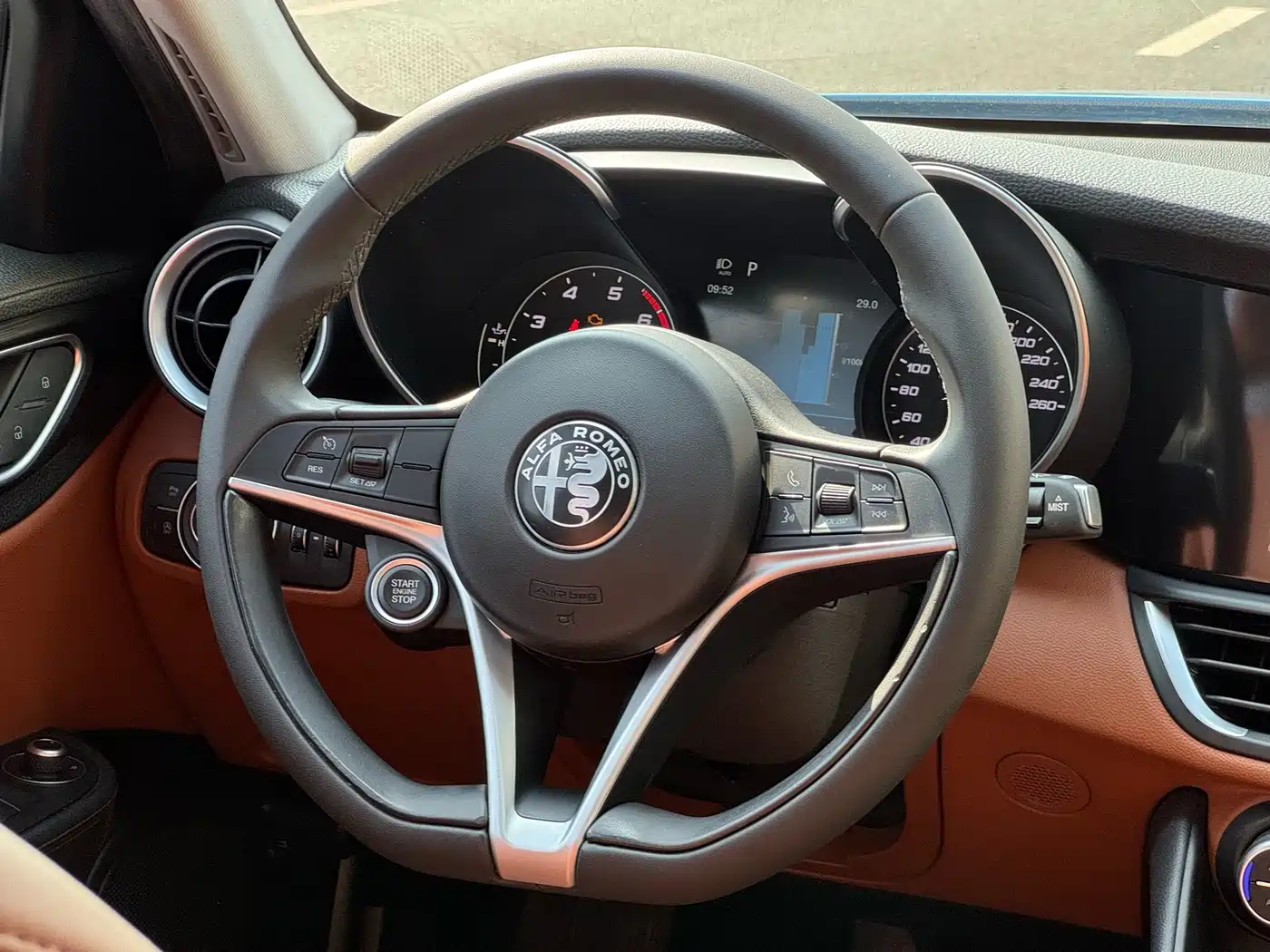 Alfa Romeo Giulia 2019 2017 2.0T 200HP Luxury Edition