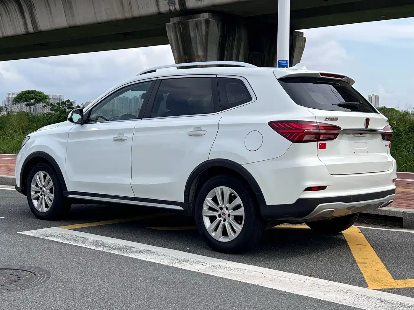 Фото 9 - Roewe RX5