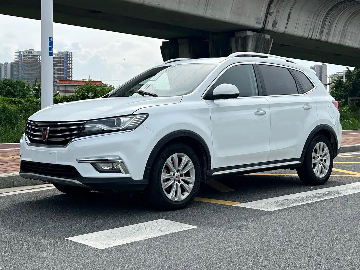 Фото 1 - Roewe RX5