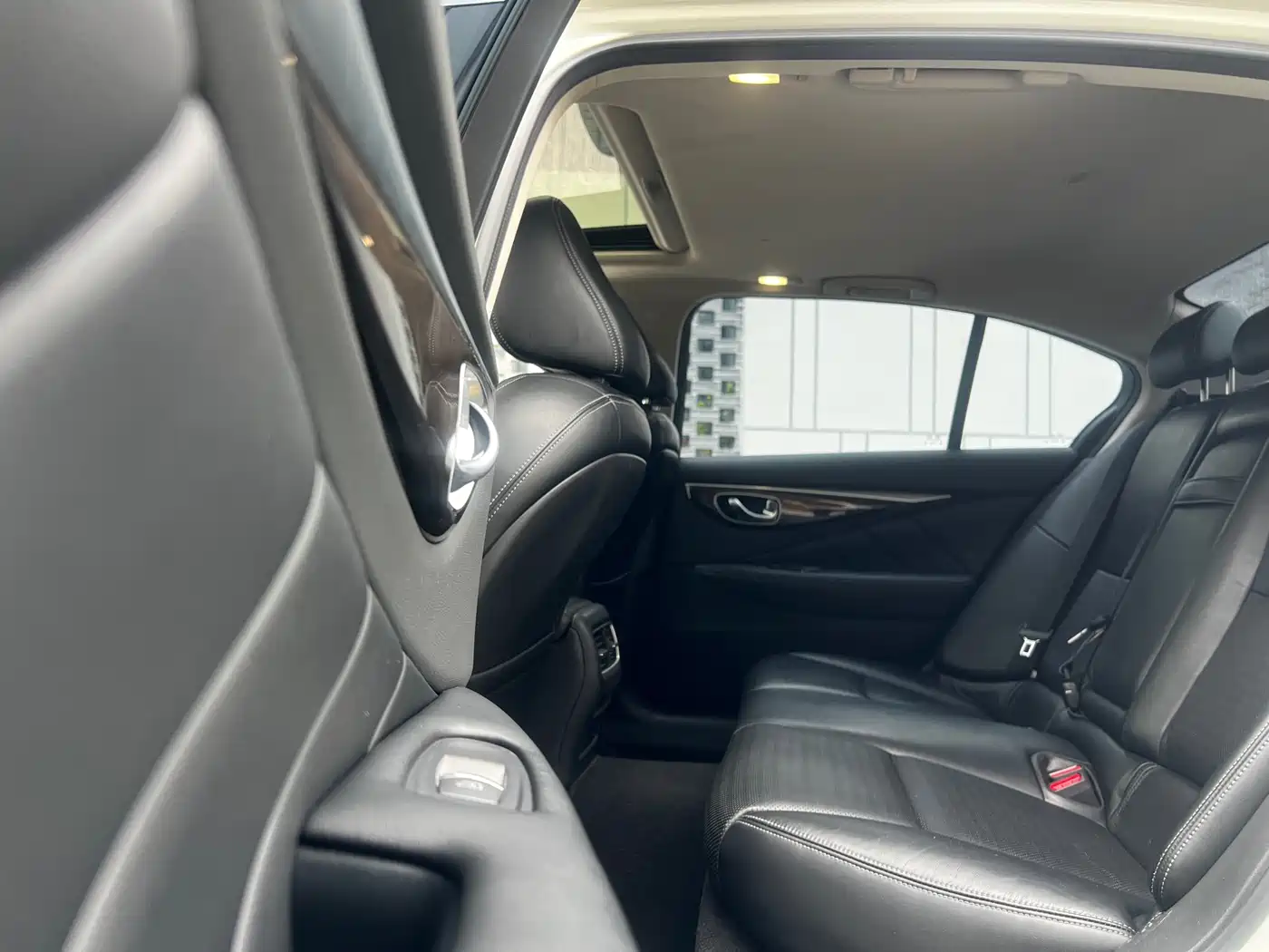 Фото 27 - Infiniti Q50L
