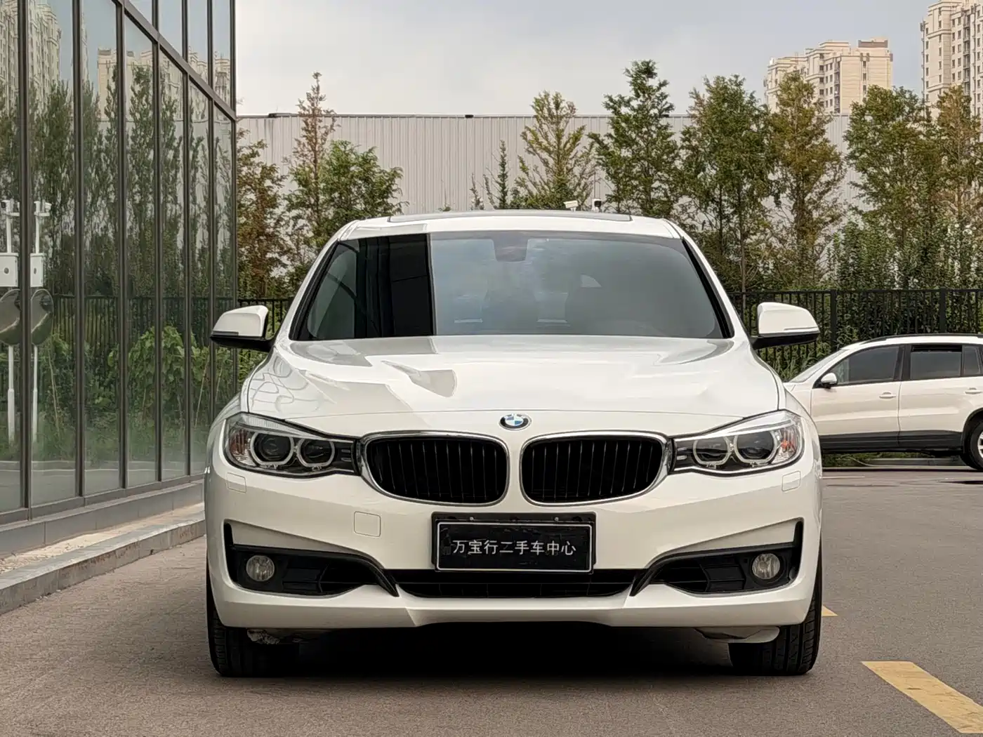 BMW 3 Series GT 2014 2013 Model 320i Leading