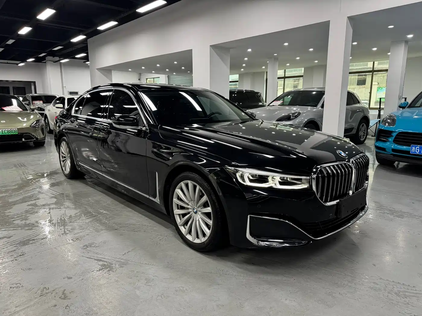 BMW 7-SERIES
