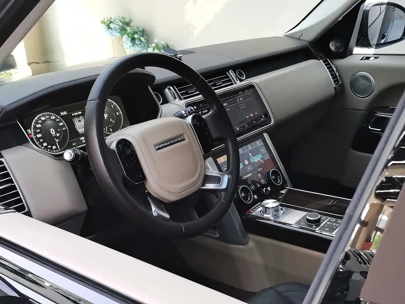 Land Rover Range Rover 2017 3.0 SC V6 Vogue LWB (Long Wheelbase) фото 10