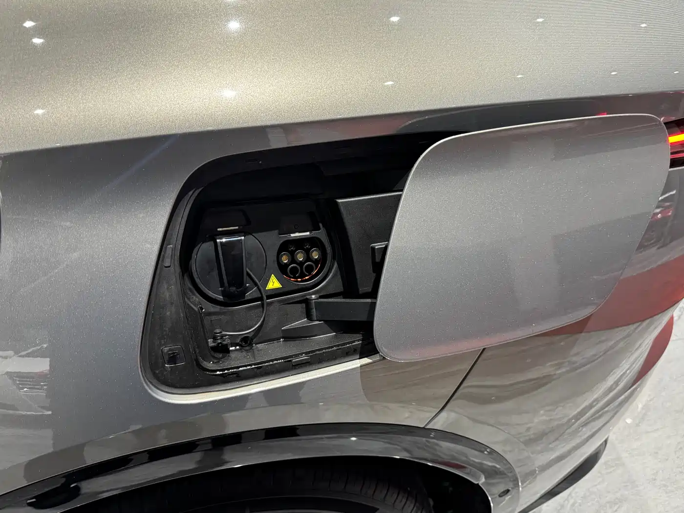 RISING AUTO FEIFAN R7