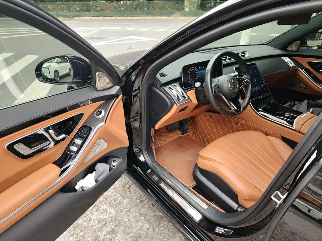 Фото 14 - Mercedes-Benz S-Class