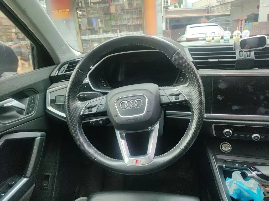 Фото 6 - Audi Q3 Sportback