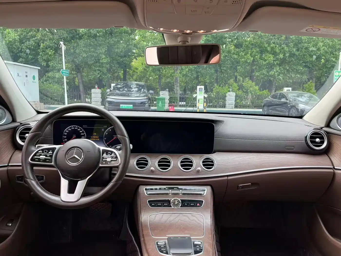 Mercedes-Benz E-Class 2019 E 300 L Luxury фото 5
