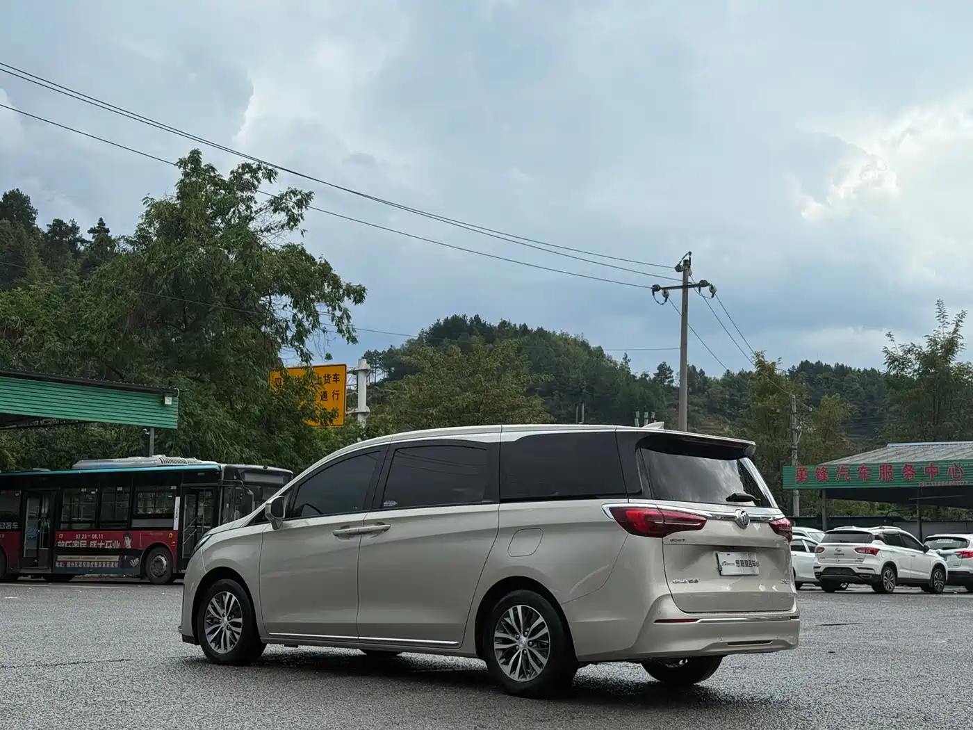 Buick GL8 2021 ES Landlord 653T Comfort фото 12