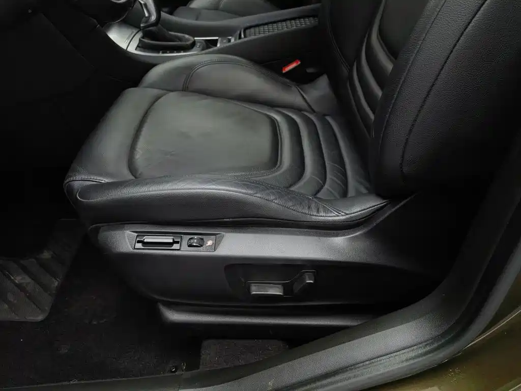 DS 5LS 2014 2014 1.6T Luxury THP160