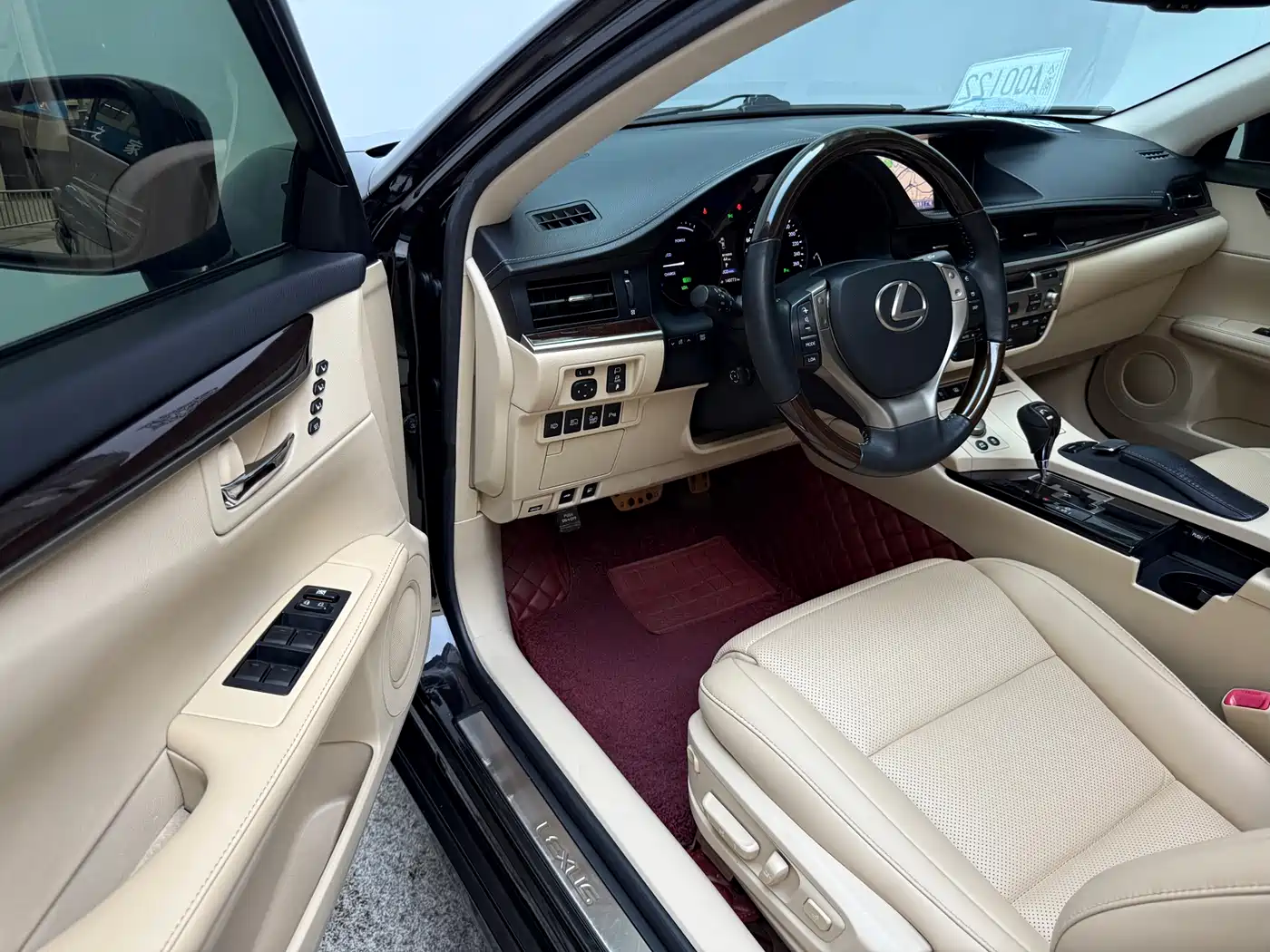 Lexus ES 2013 300h Luxury Edition фото 24