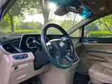 Фото 13 - Buick GL8