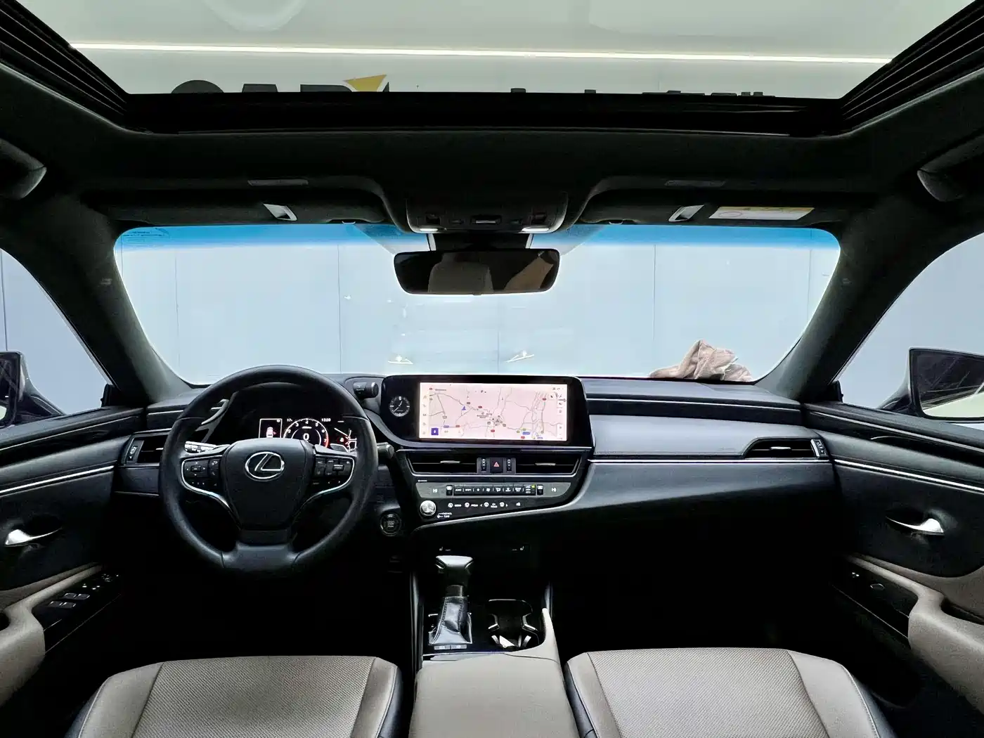 Lexus ES 2023 200 Excellence Edition фото 8
