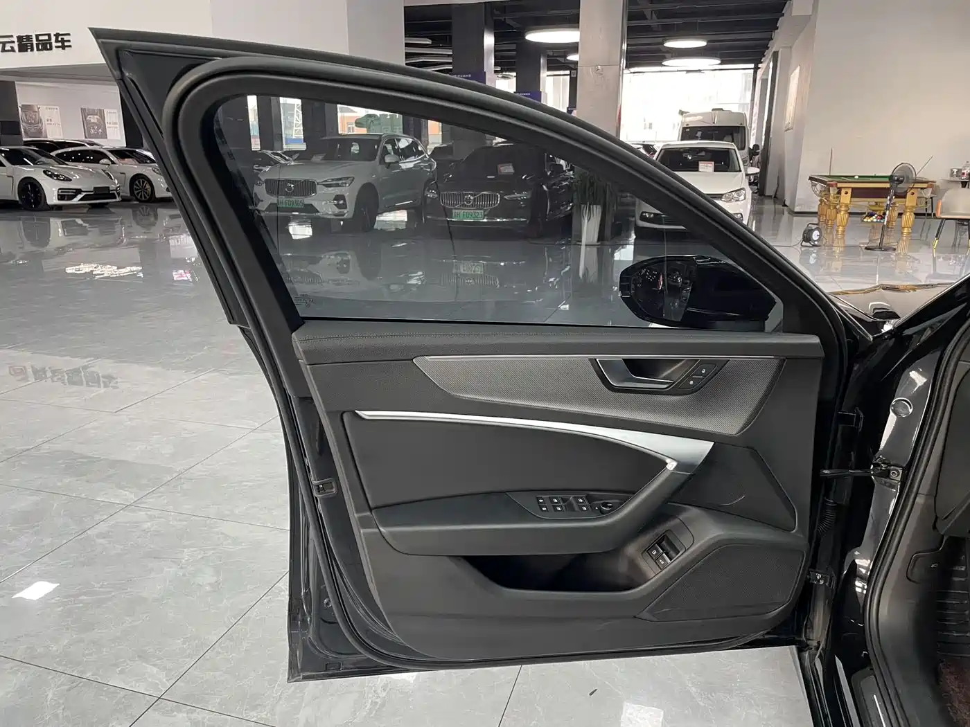 Audi A6L New Energy 2022 55 TFSI e quattro фото 9