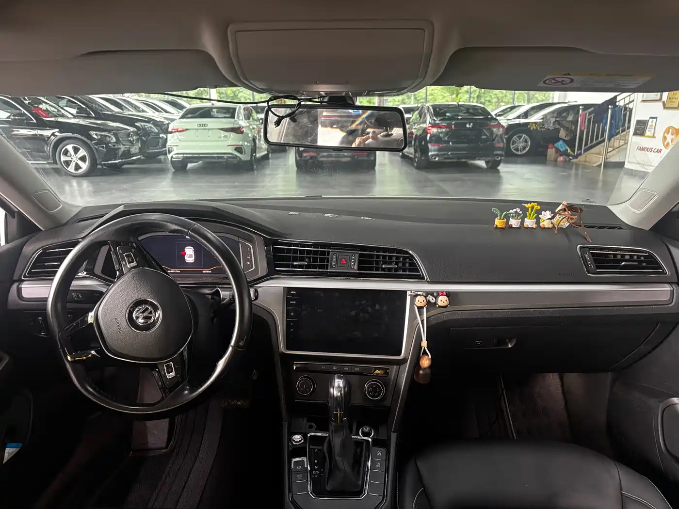 Volkswagen Lamando 2021 280TSI DSG Comfort Edition фото 4