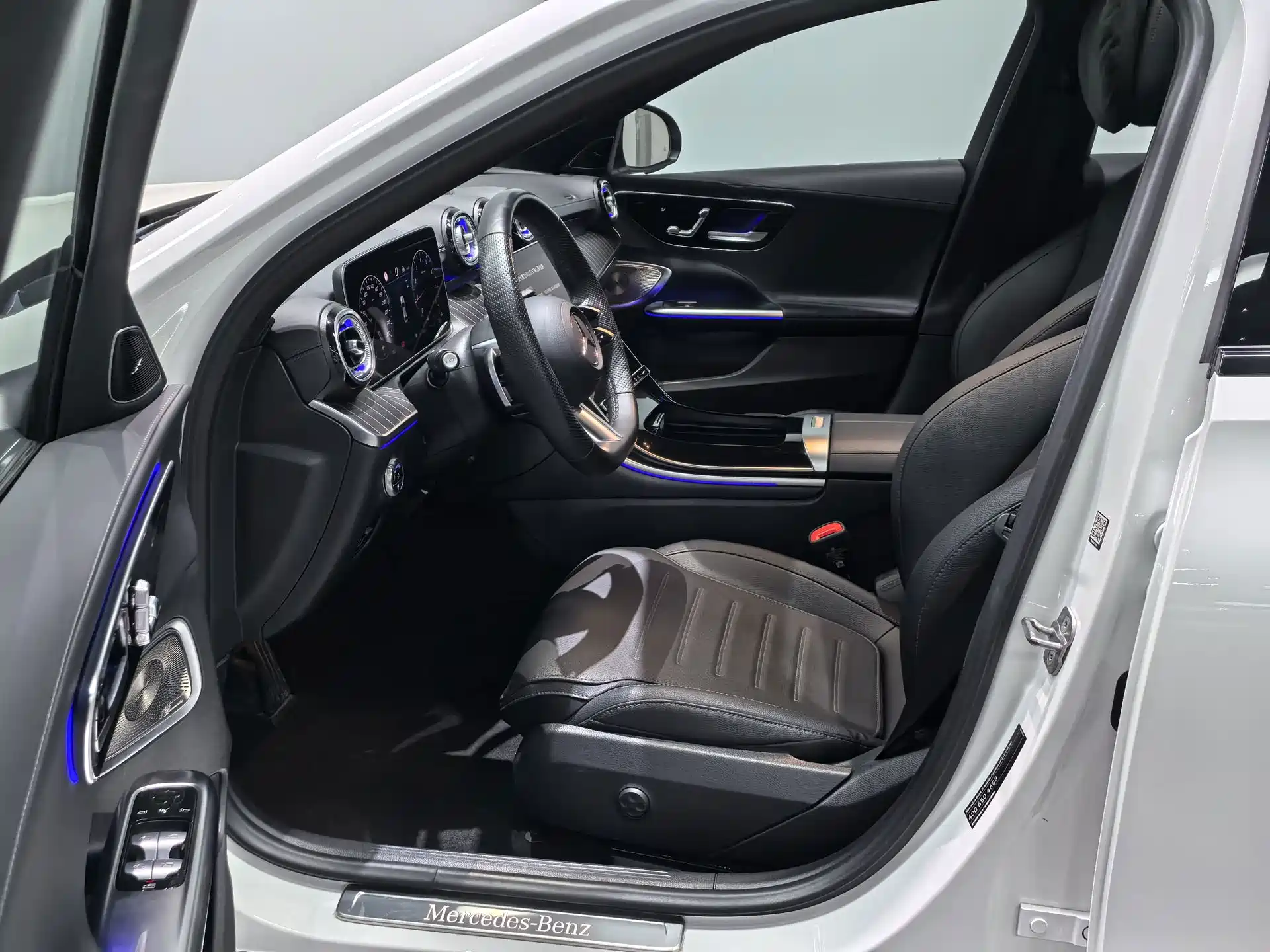 Photo 17 - Mercedes-Benz C-Class