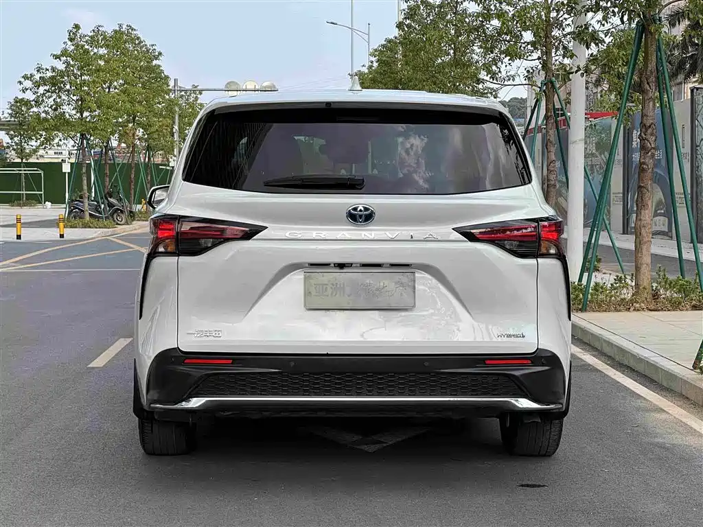 Toyota Granvia 2023 2023 2.5L Hybrid Comfort Edition