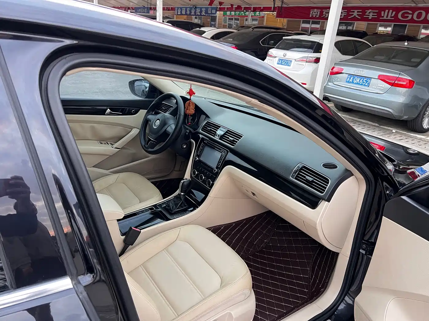 Volkswagen Passat 2014 1.8TSI DSG Executive Edition фото 18