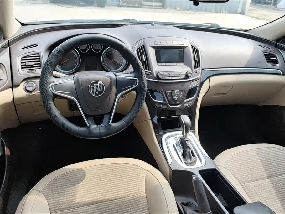Buick Regal 2015 2.0L Leading Fashion Model фото 12