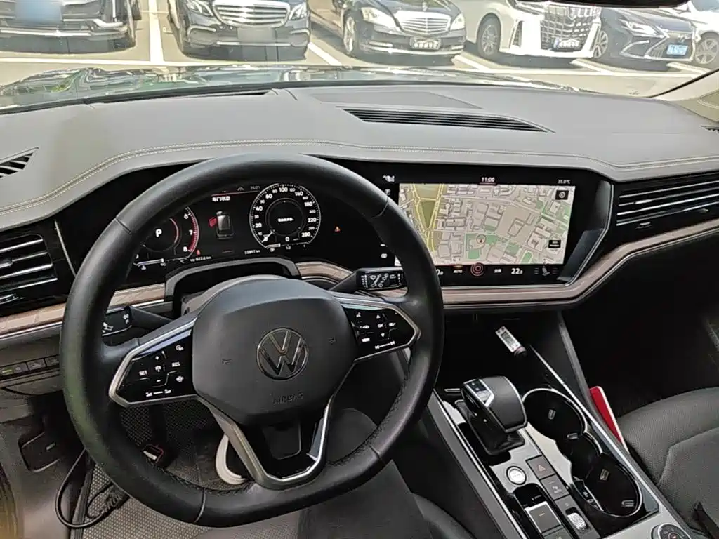 Фото 10 - Volkswagen Touareg