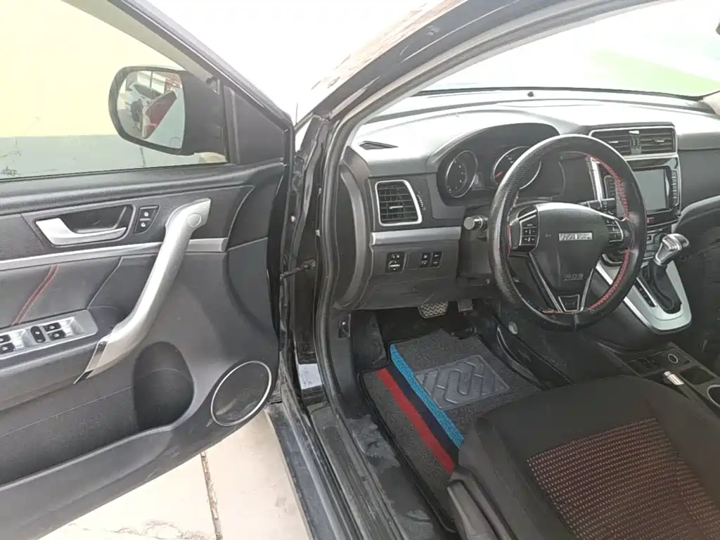 Photo 16 - Haval M6