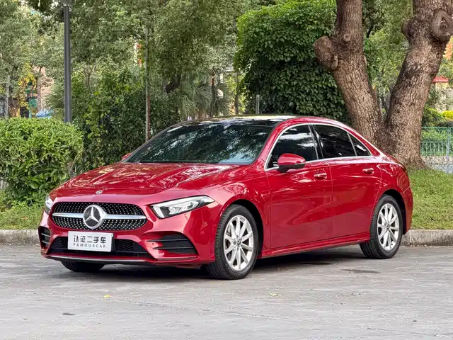  Mercedes-Benz Mercedes-Benz A-Class 2021 A 200 L Sport Sedan Fashion Edition
