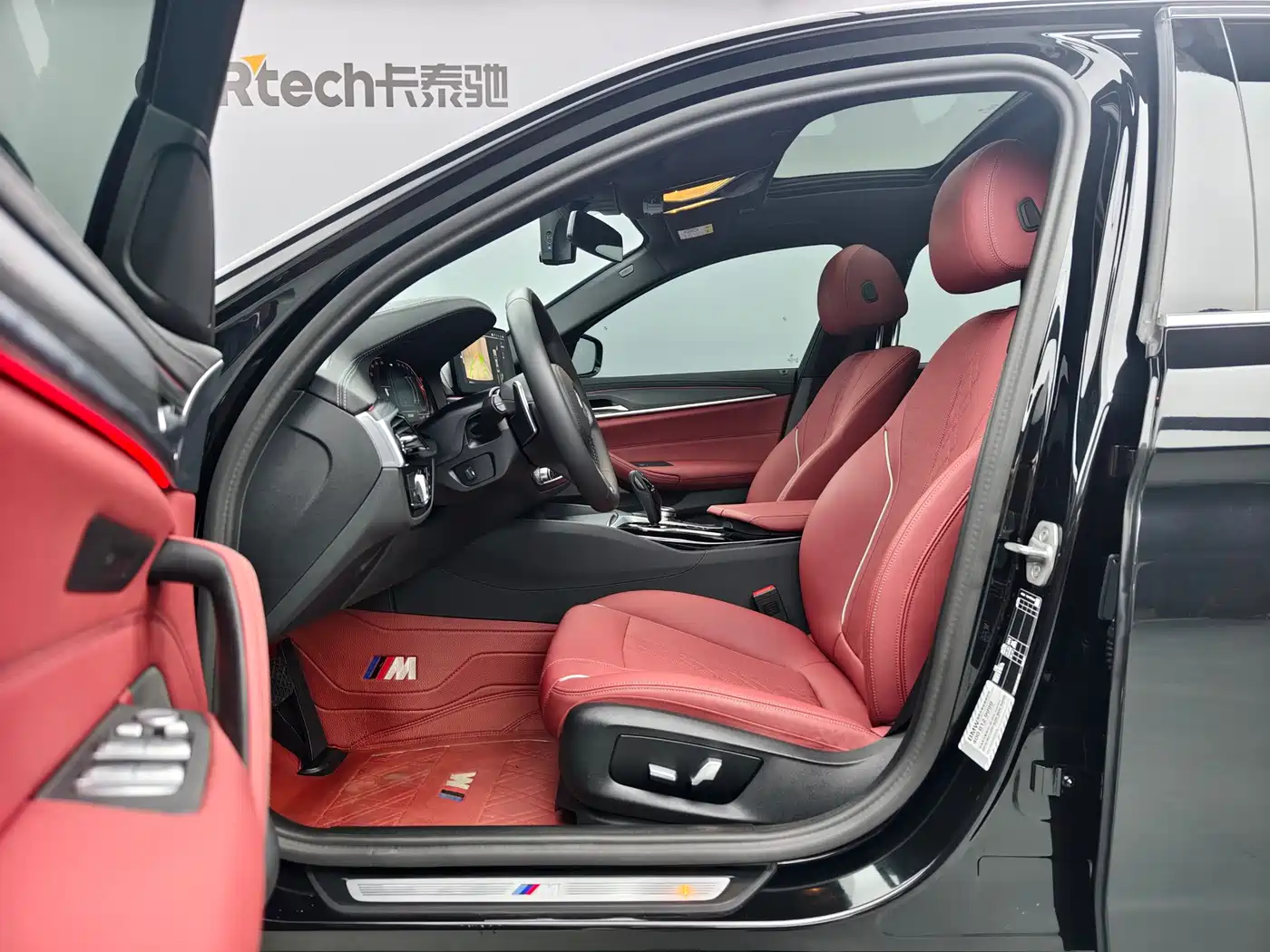 BMW 5 Series 2023 530Li Leading M Sport Package фото 8