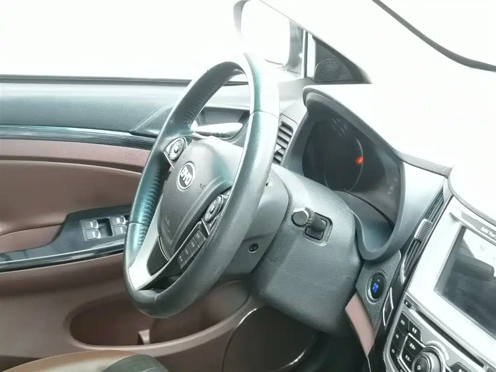 BYD Surui 2016 1.5L Manual Elite фото 22