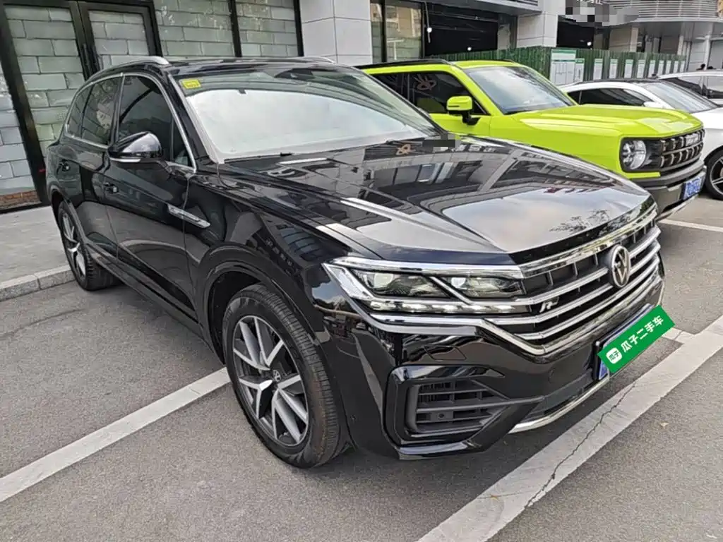 Фото 4 - Volkswagen Touareg