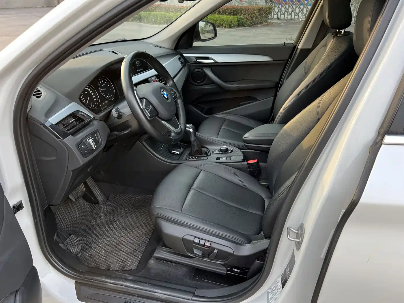 BMW X1 2019 sDrive20Li Leading Model фото 9