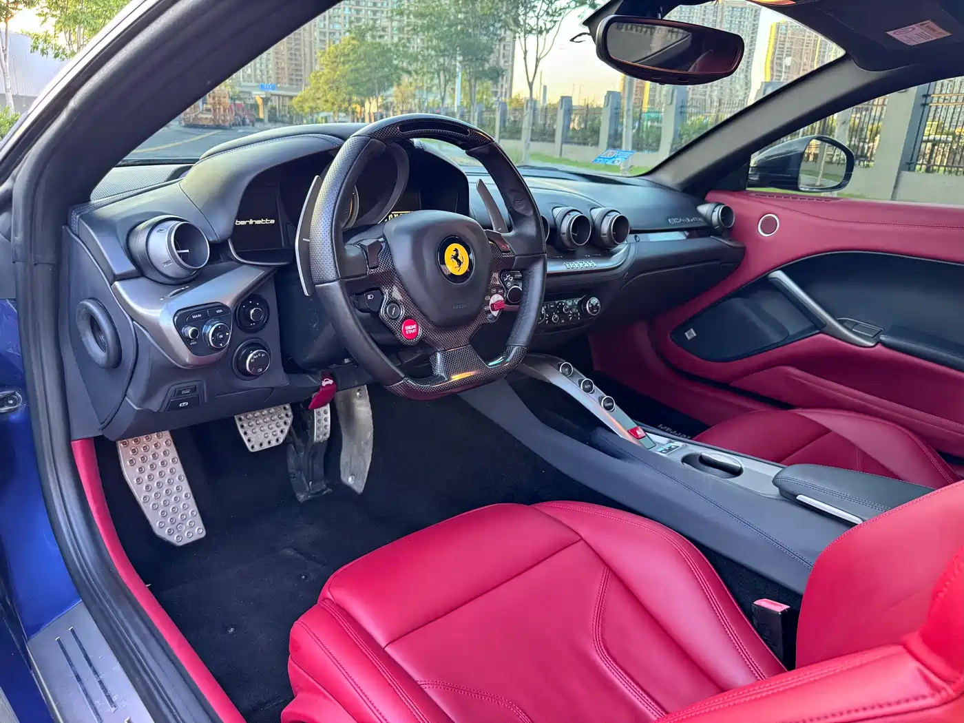 Ferrari F12berlinetta 2013 6.3L Standard фото 6