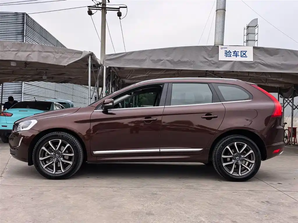 Photo 4 - Volvo XC60