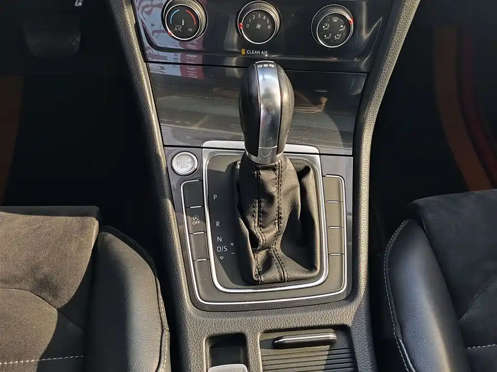 Volkswagen Golf 2018 230TSI Automatic Luxury фото 7