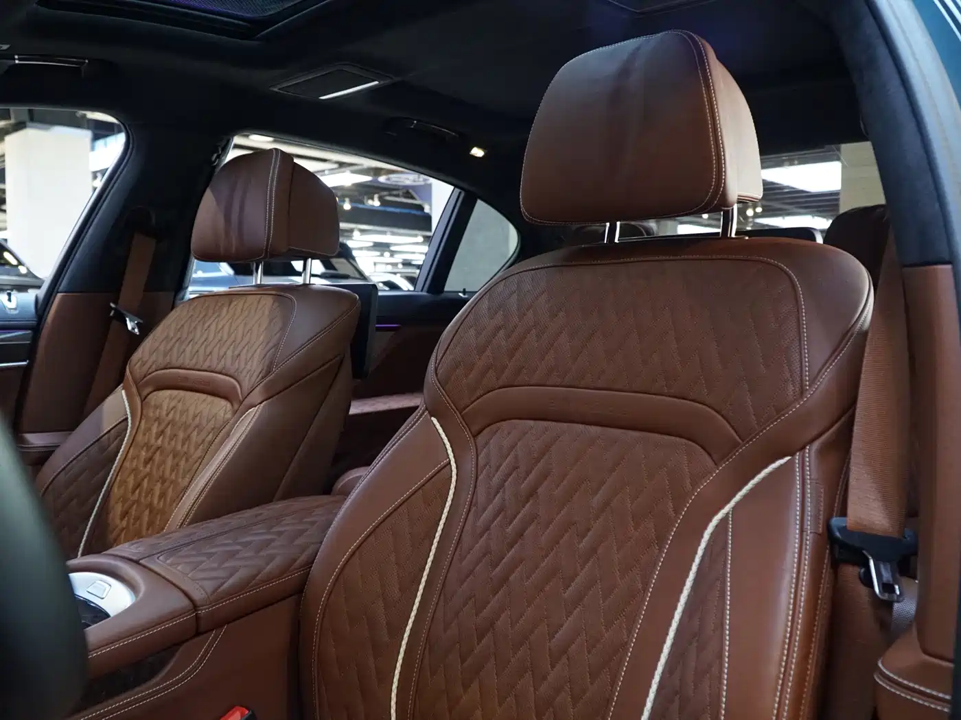 BMW 7 Series 2019 740Li xDrive Executive M Sport Package фото 9