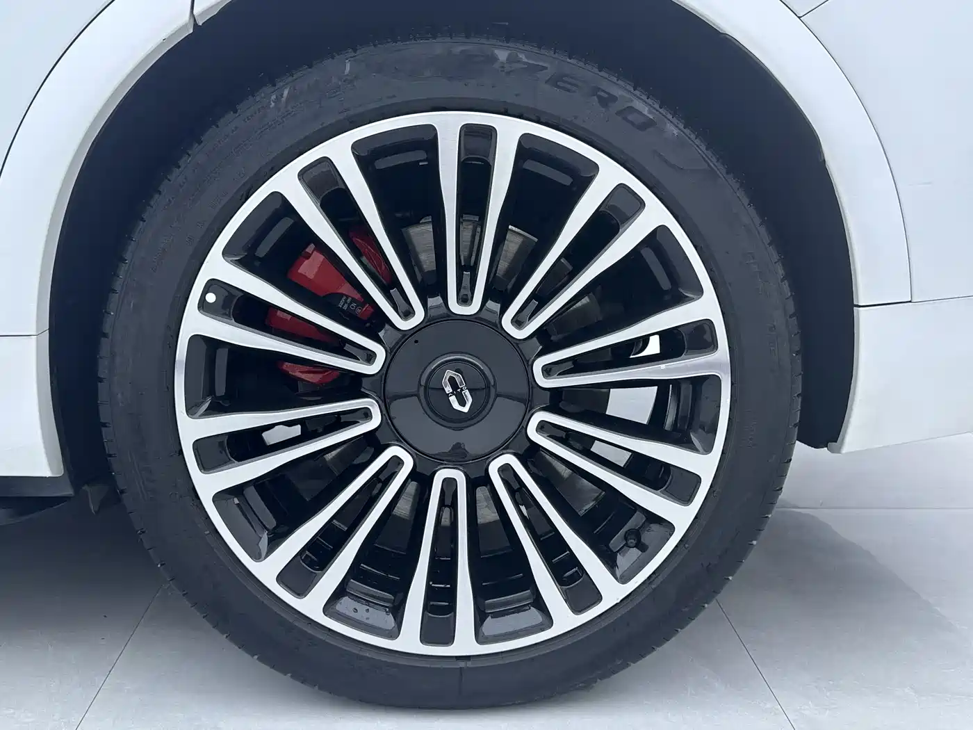 AITO Wenjie AITO M9 2024 Extended Range Ultra 42kWh 6-Seater фото 27