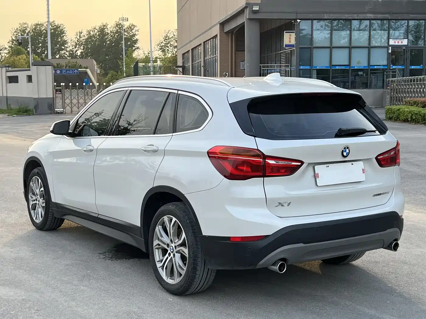 BMW X1 2019 sDrive20Li Leading Model фото 8