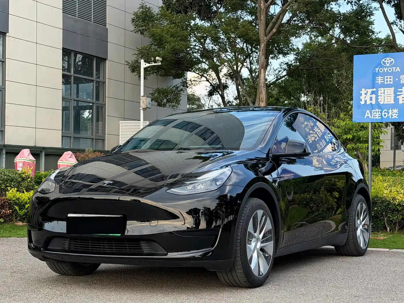 Tesla Model Y 2022 Facelift Rear-Wheel Drive Version