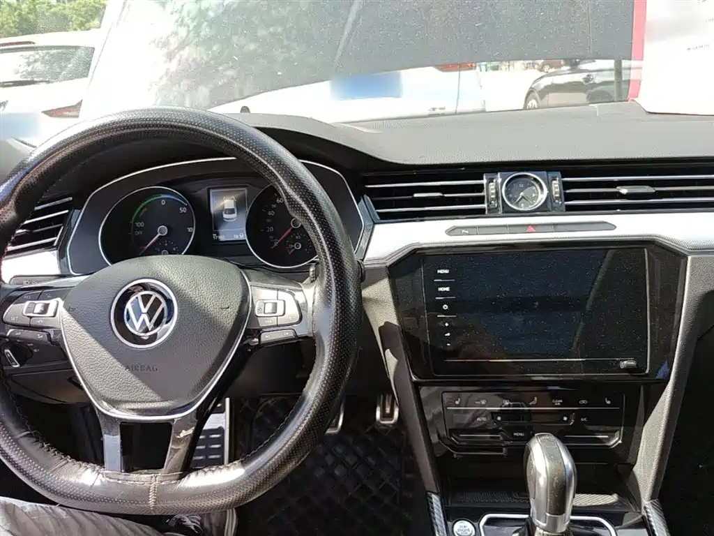 VOLKSWAGEN MAGOTAN GTE PLUG-IN HYBRID