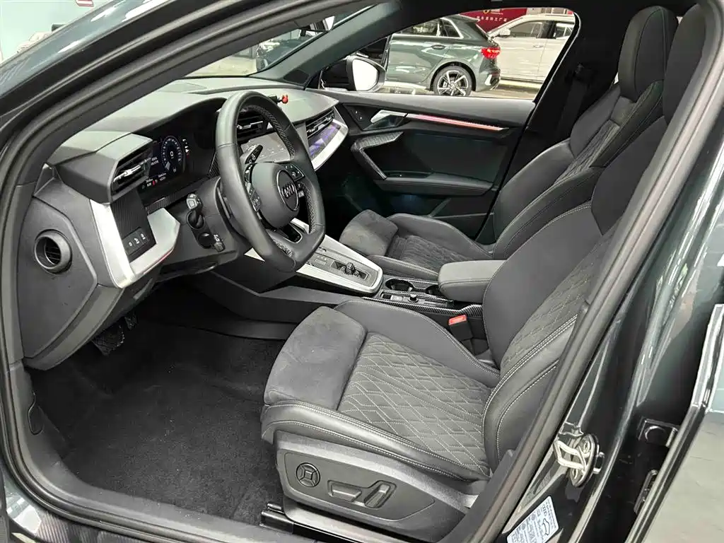 Audi A3 2024 Model Sportback 35 TFSI RS Edition фото 11