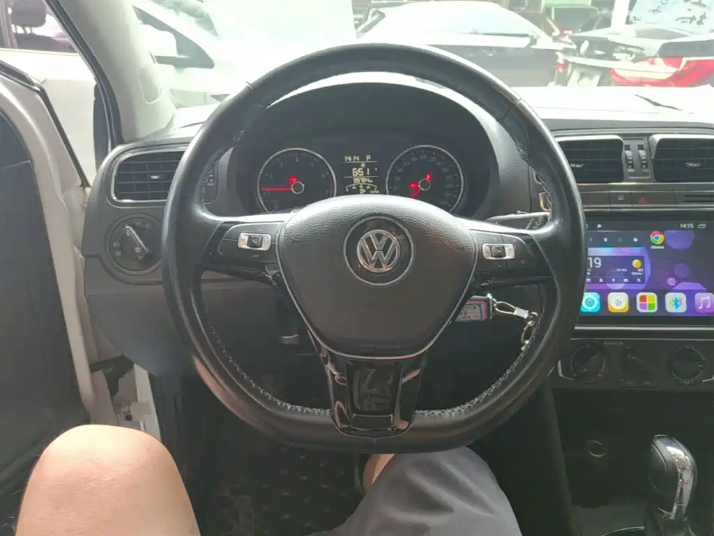 Volkswagen Polo 2016 1.6L Automatic Comfort фото 11