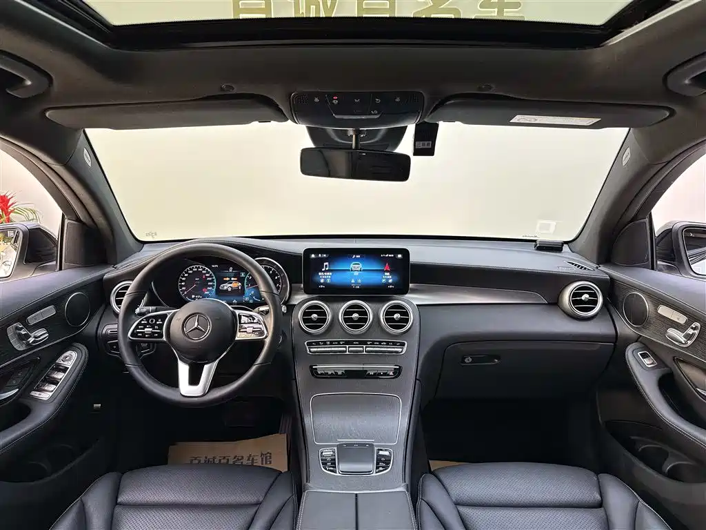 Mercedes-Benz GLC Coupe 2023 Model GLC 300 4MATIC Coupe SUV фото 13
