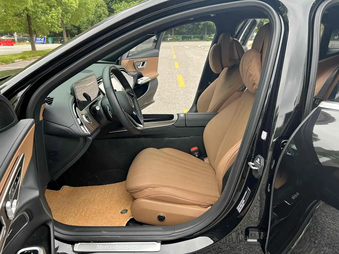 Mercedes-Benz E-Class 2024 Model E 300 L Luxury фото 4