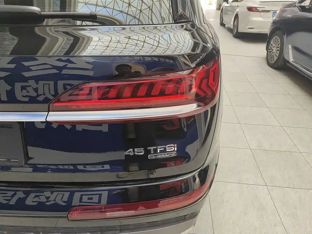 Audi Q7 2023 45 TFSI quattro S line Sport фото 24