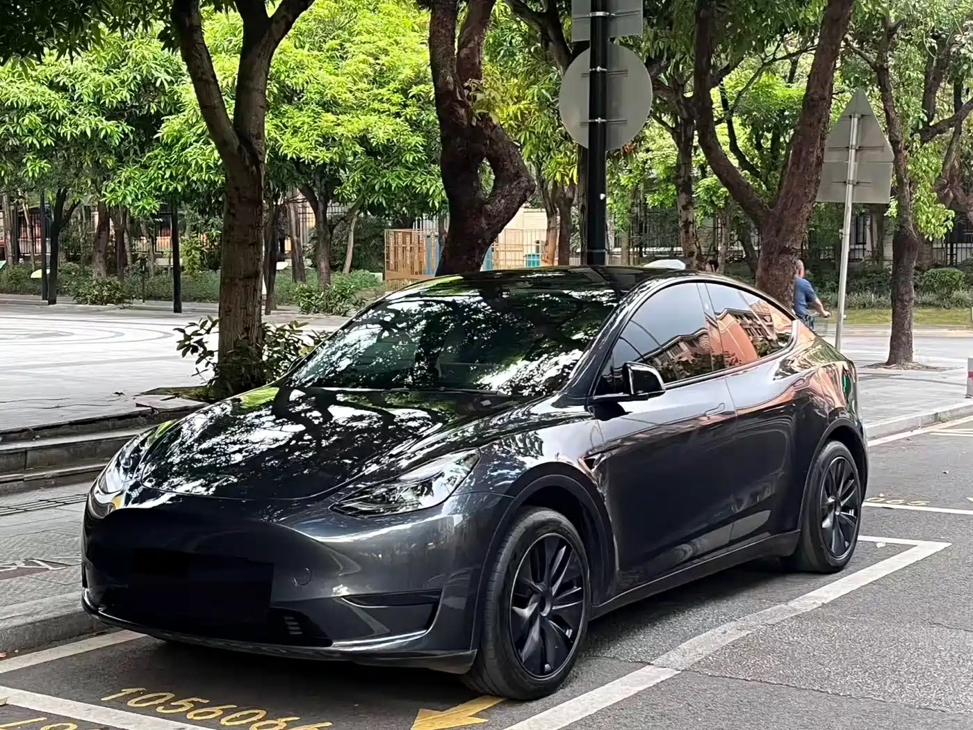 Tesla Model Y 2024 Rear-Wheel Drive Version