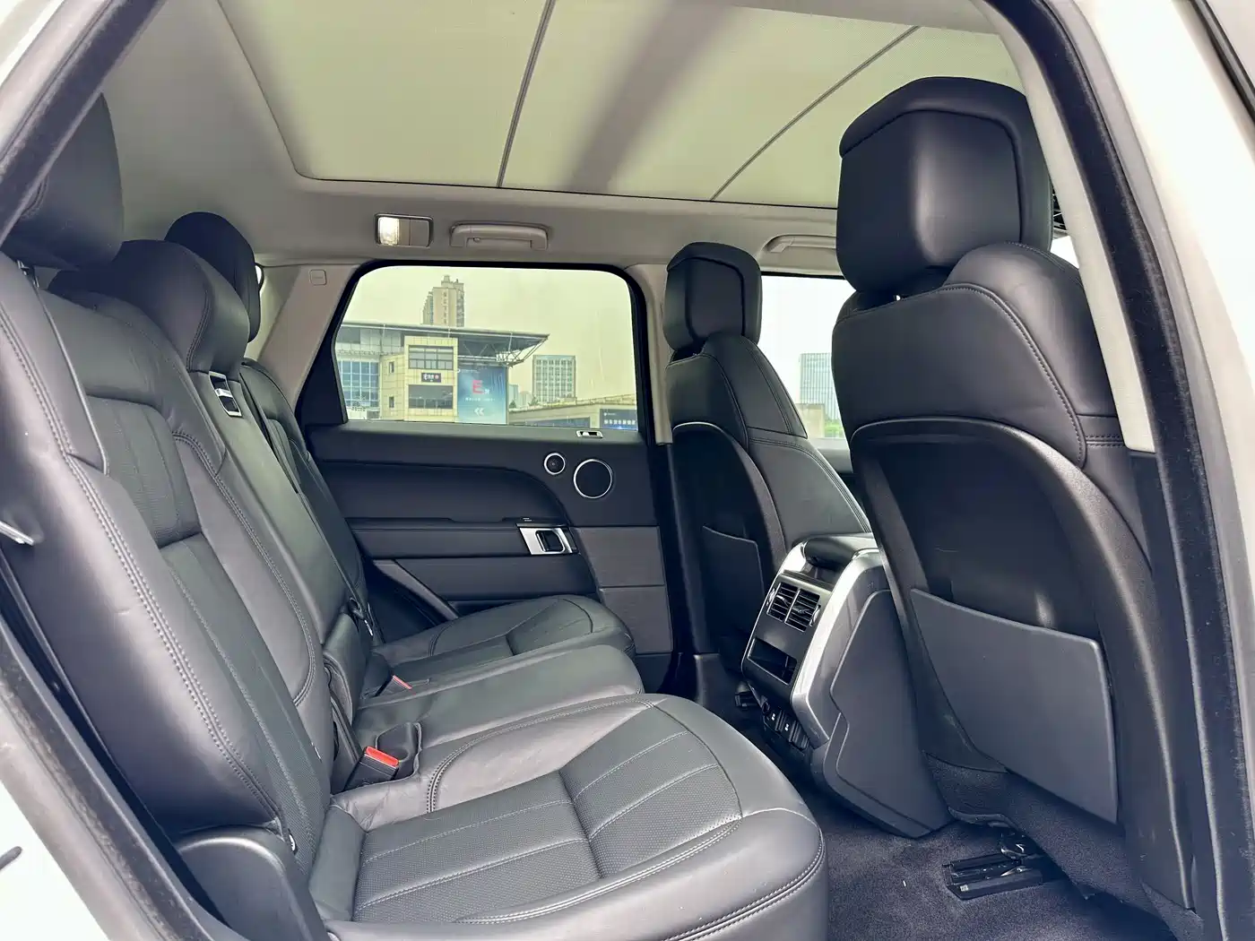 Land Rover Range Rover Sport 2019 3.0 SC V6 Special Edition фото 9