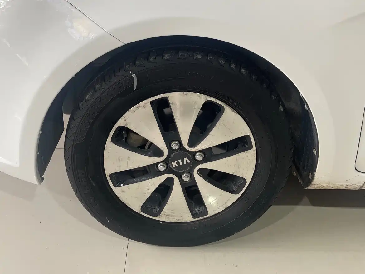 Kia K2 2012 Model Hatchback 1.4L AT GLS фото 12