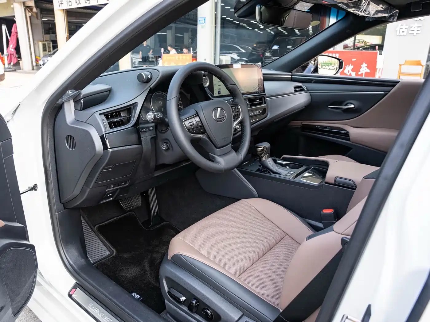 Lexus ES 2026 2022 300h Excellence Edition