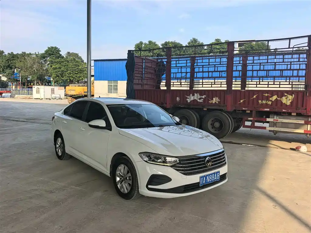 Volkswagen Lavida 2023 1.5L Auto Luxury Edition фото 2