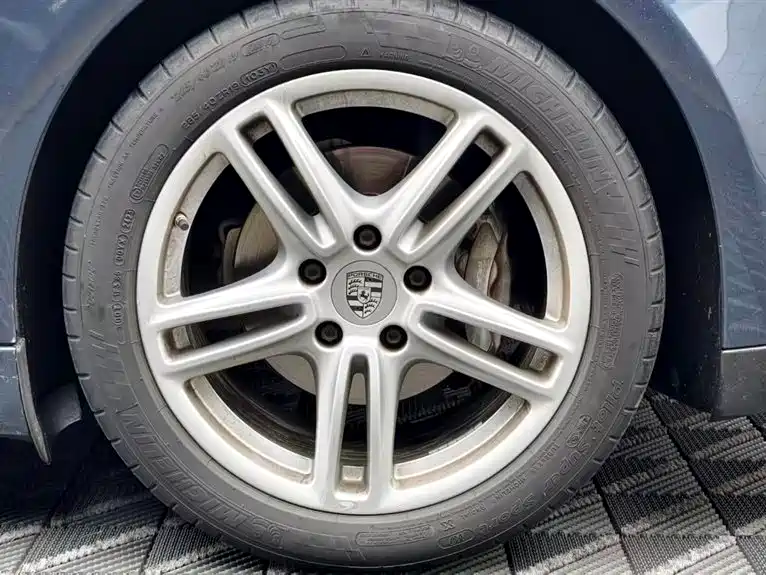 Photo 8 - Porsche Panamera