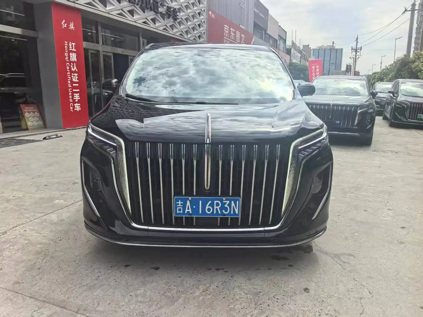 Hongqi HQ9 2023 2.0T Smart Connect Flag Enjoy Edition фото 3